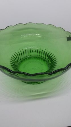 VINTAGE GREEN GLASS BOWL