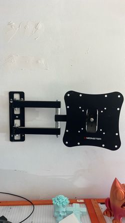 Monster Full Motion TV Wall Mount
