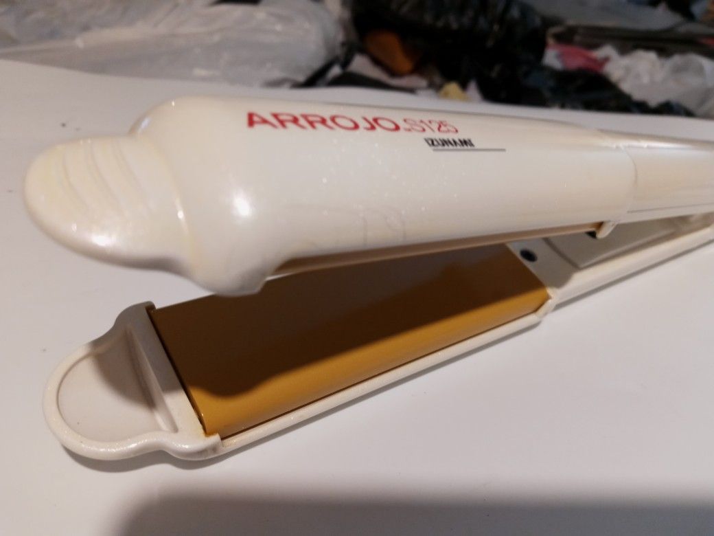 Arrojo S125 Izunami Hair Straightening Flat Iron. Best , Used By Top Beauty Salons