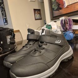 New Men Shoe Size 12