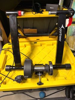 Adjustable bike trainer