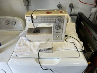 Vintage Necchi sewing Machine, Unknown Condition