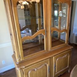 Ethan Allen French country China hutch