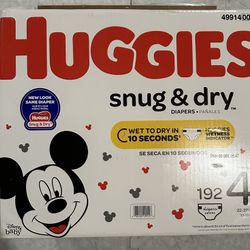 48 New Diapers. Huggies. Size 4.