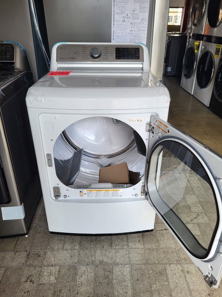New LG ThinQ Gas Dryer 7.3 Cubic Feet 