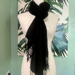 Unisex Black Scarf With Fringe