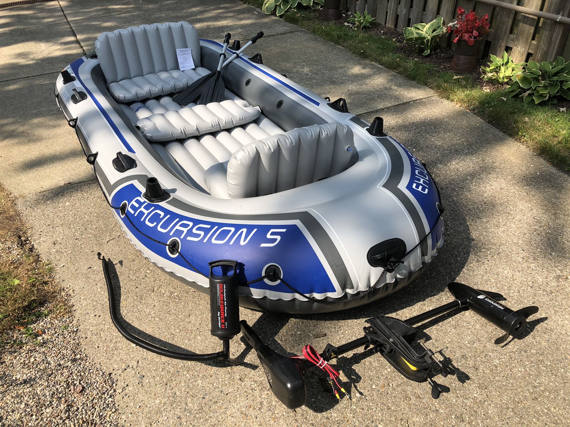 Intex Excursion 5 inflatable 5-person boat with mount and new Newport Vessels trolling motor