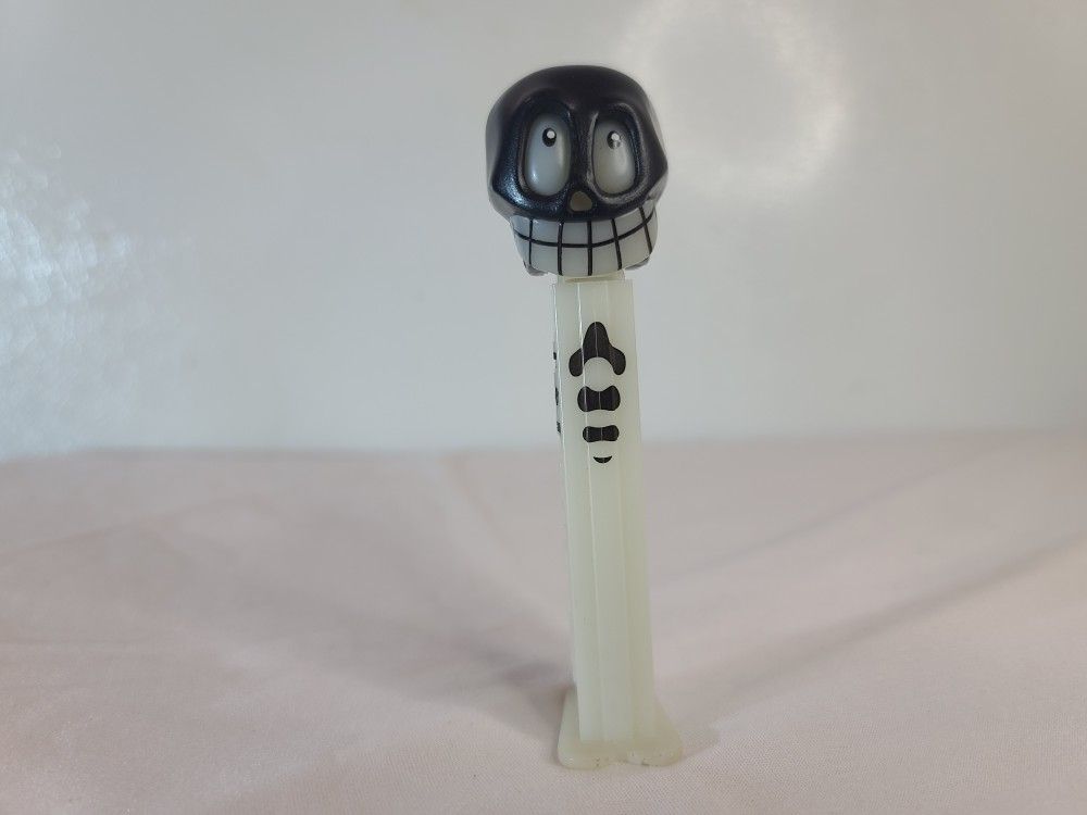 Pez Candy Dispenser - Halloween Skull with Black Head and Markings on Stem