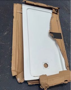Maax Pro 32-in W × 60-in L Left White Rectangle Single Threshold Shower Pan Base with 4-in H Threshold