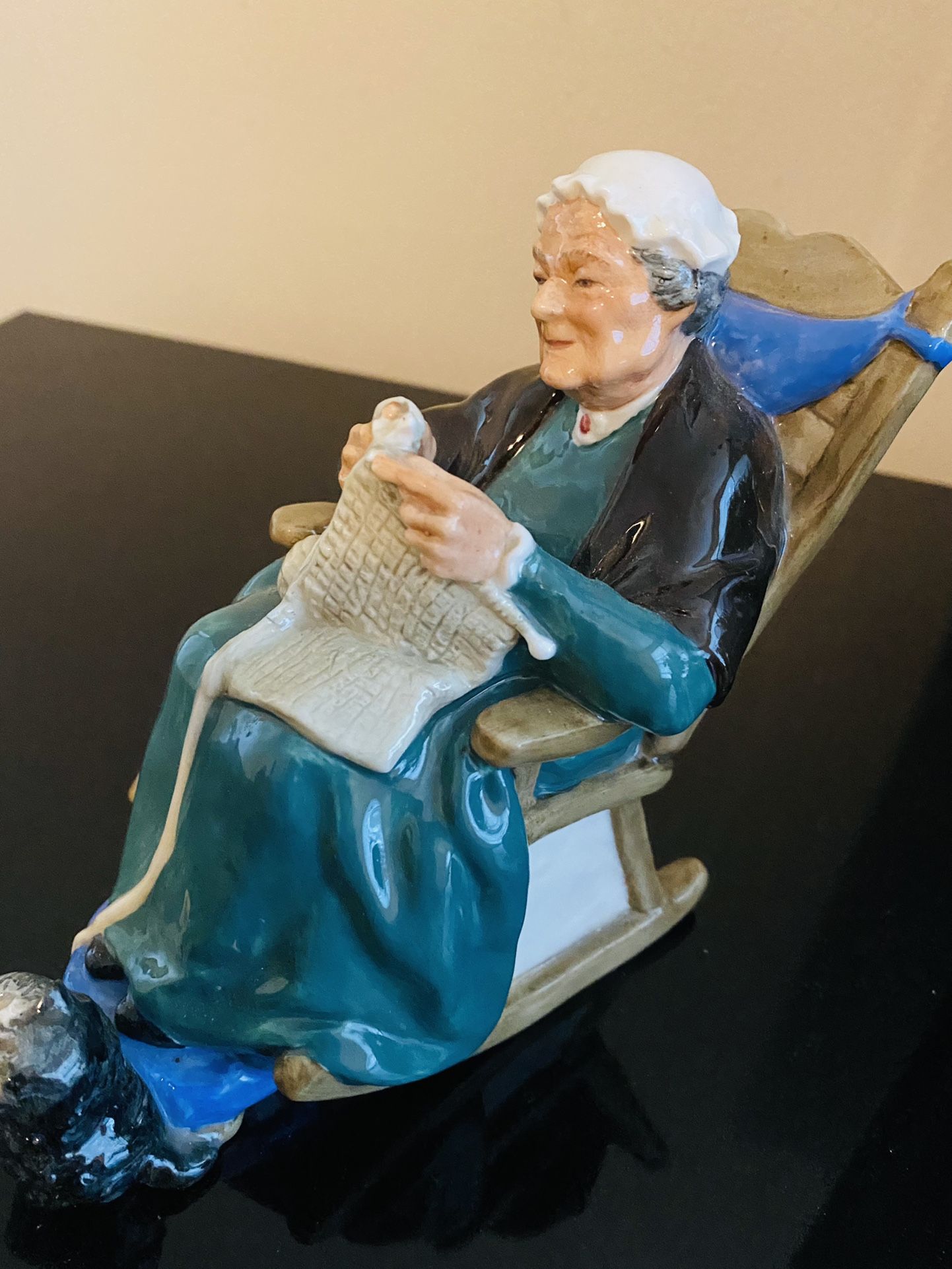 Royal Doulton Figurine Twilight HN2256