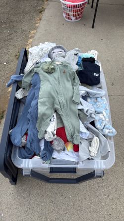 Mixed Baby clothes nw born until 18 months.