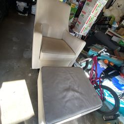 Free rocking chair and foot rest