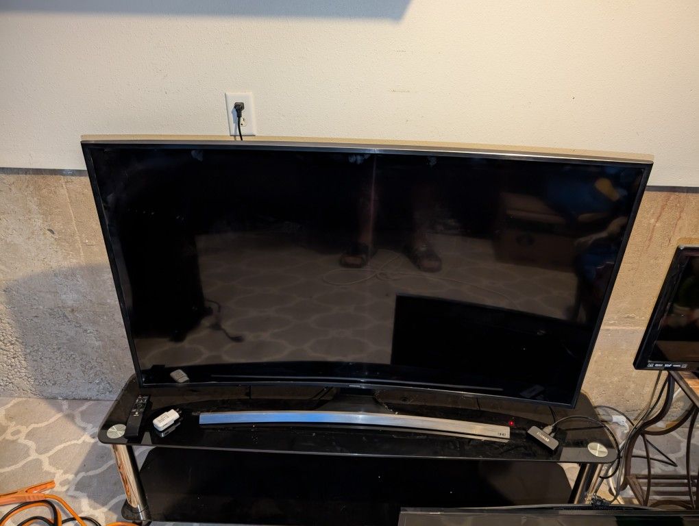 Samsung 55 inch 4K Curved Smart TV!!