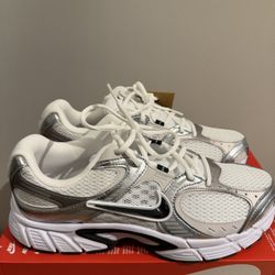 Nike V5 Rnr size 10M/11.5W