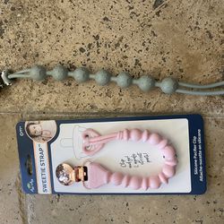 New Baby Items. Silicone Pacifier Clips - Diaper Cream Brush