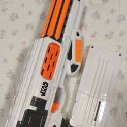 Star Wars Storm Trooper Dart Blaster Hasbro/Lucasfilms