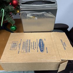 Paper Towel Dispenser 