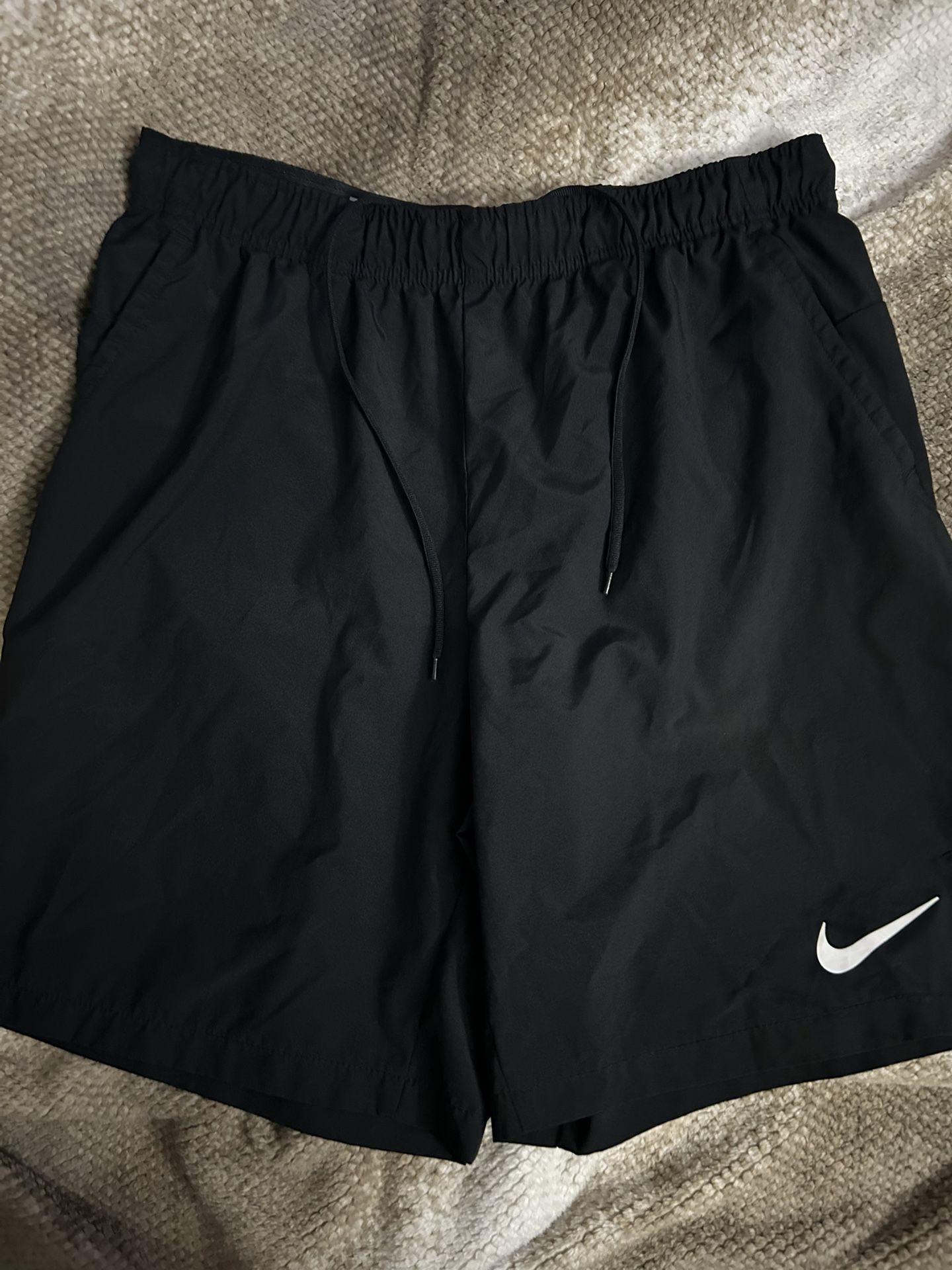 Nike Dri Fit Shorts (Men’s L)