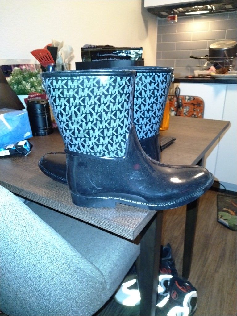 MK Rain Boots for Sale in San Antonio, TX - OfferUp