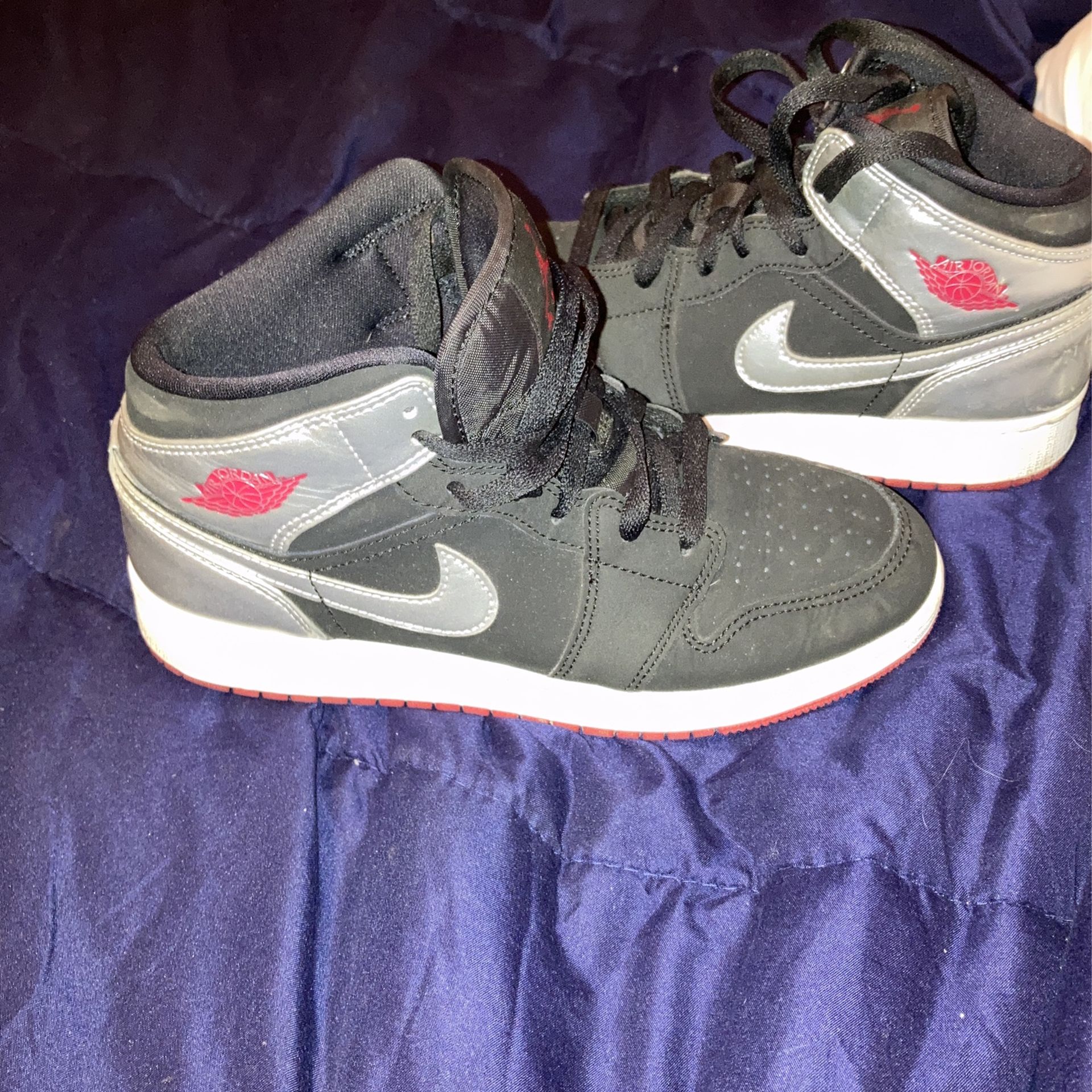 Silver And Black Air Jordans 