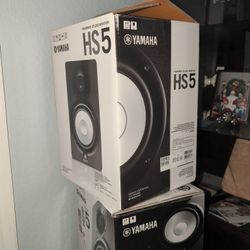 Pair Of  Yamaha HS5 Studio Monitor Speakers