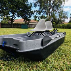 Sun Dolphin 8ft Bass Boat