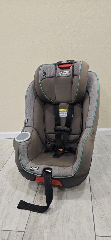Graco Size4Me 65 Convertible Car Seat With Travel Bag.