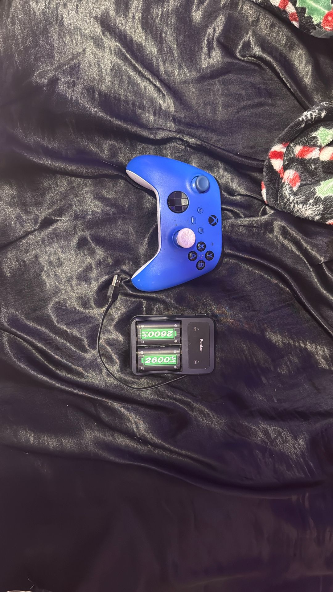 Xbox Controller With Rechargeable Battery Packs.