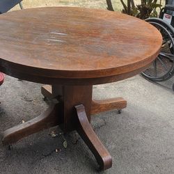 Solid Oak Antique Dining Table Round