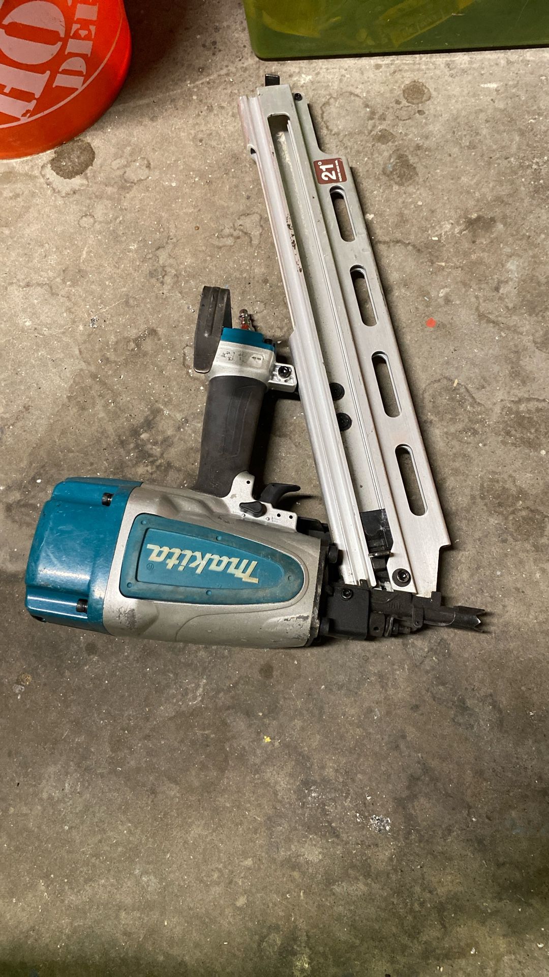 Makita Framing Nailer 16 D-8d nails