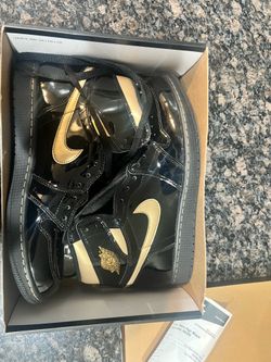 DS Jordan 1 Retro High OG 'Black Metallic Gold