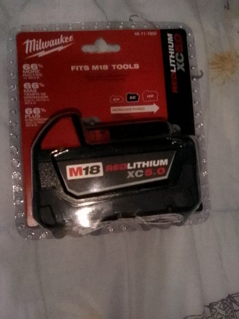 Milwaukee M18 Red Fuel Red Lithium Battery 18 V 5.0