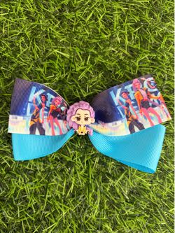 K-pop demon hunters bow