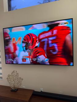 Samsung 83” q led tv