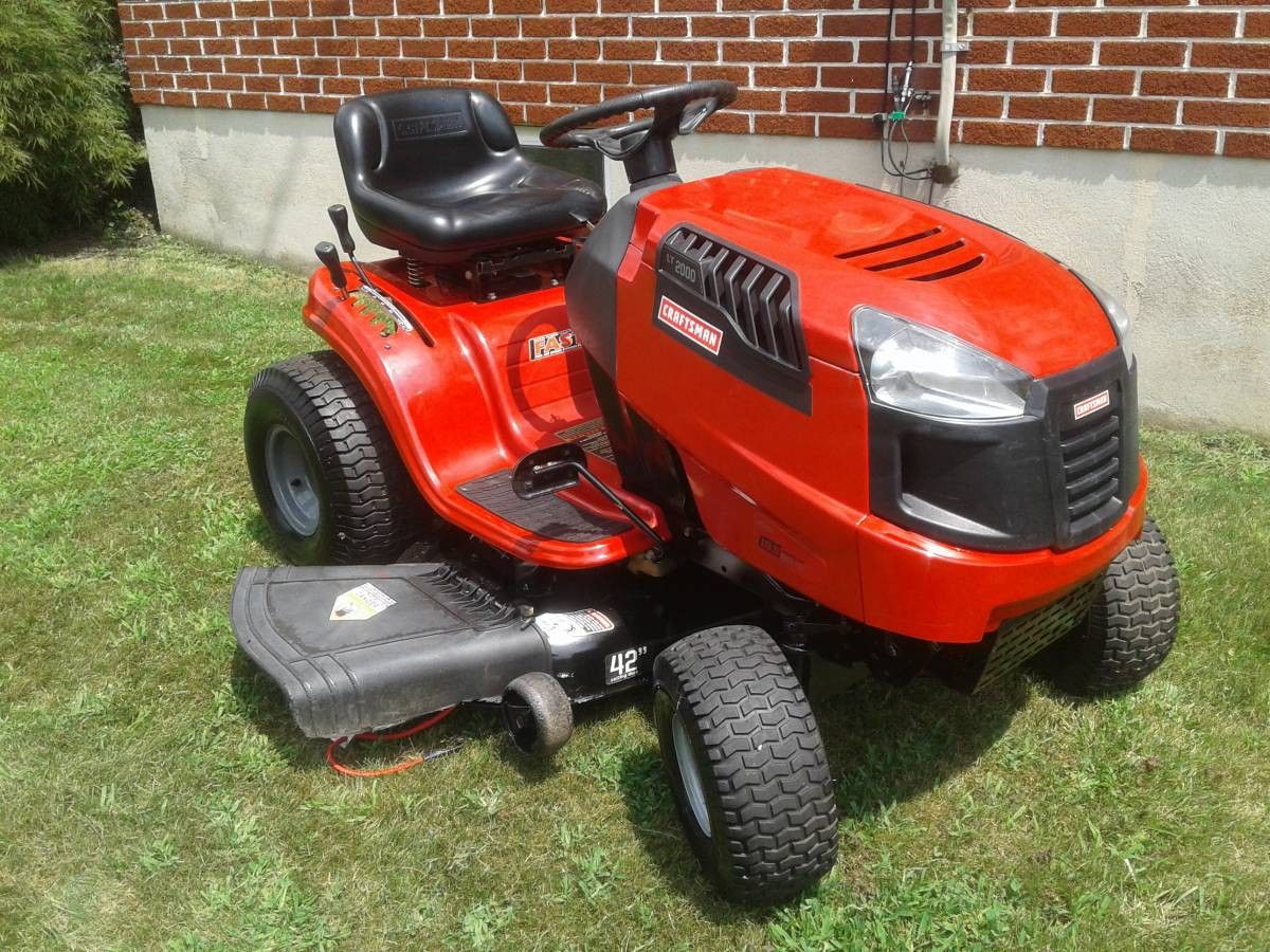 CRAFTSMAN LT2000 AUTOMATIC RIDING MOWER