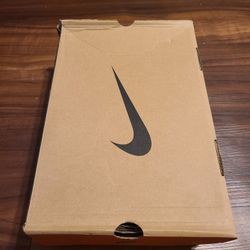 Jordan 11.       ( Size 10)