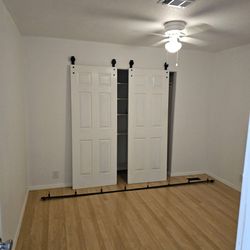 Closet Barn Doors set