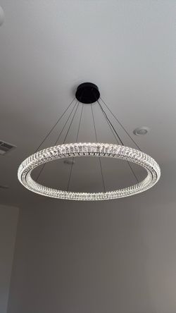 Luxury Chandelier Great Condition