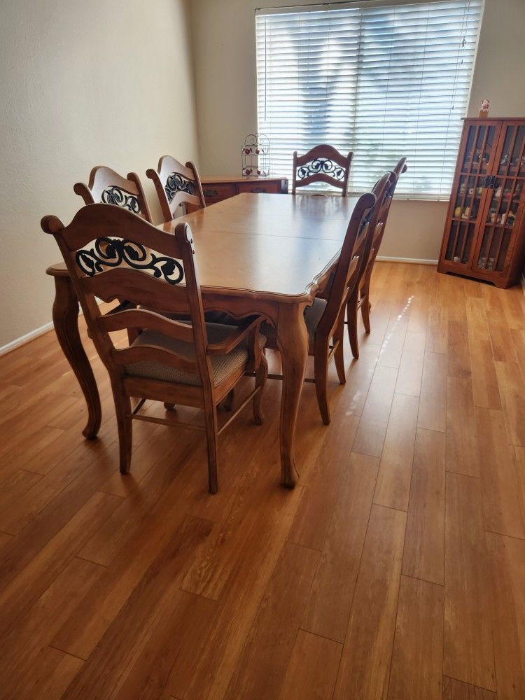 Dining Table And Hutch
