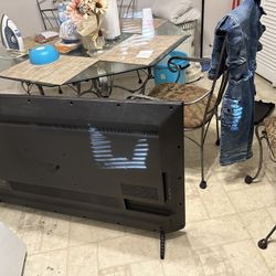 Light Out In Tv So Can’t See Pictures 