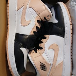 Jordan 1 Mid