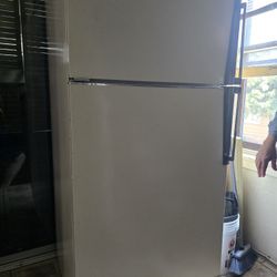 Amana Refrigerator