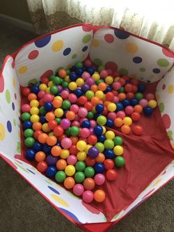 Ballpit with 218 ball