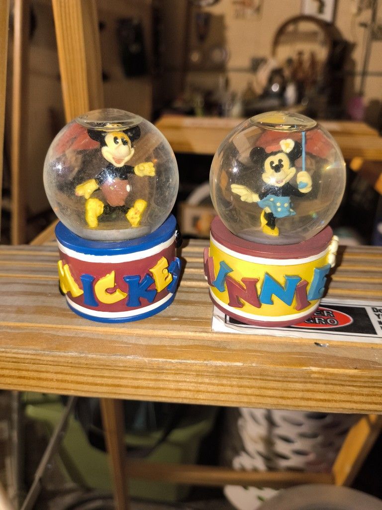 Disney Mickey and Minnie Mouse Collectible Snow Globe Set