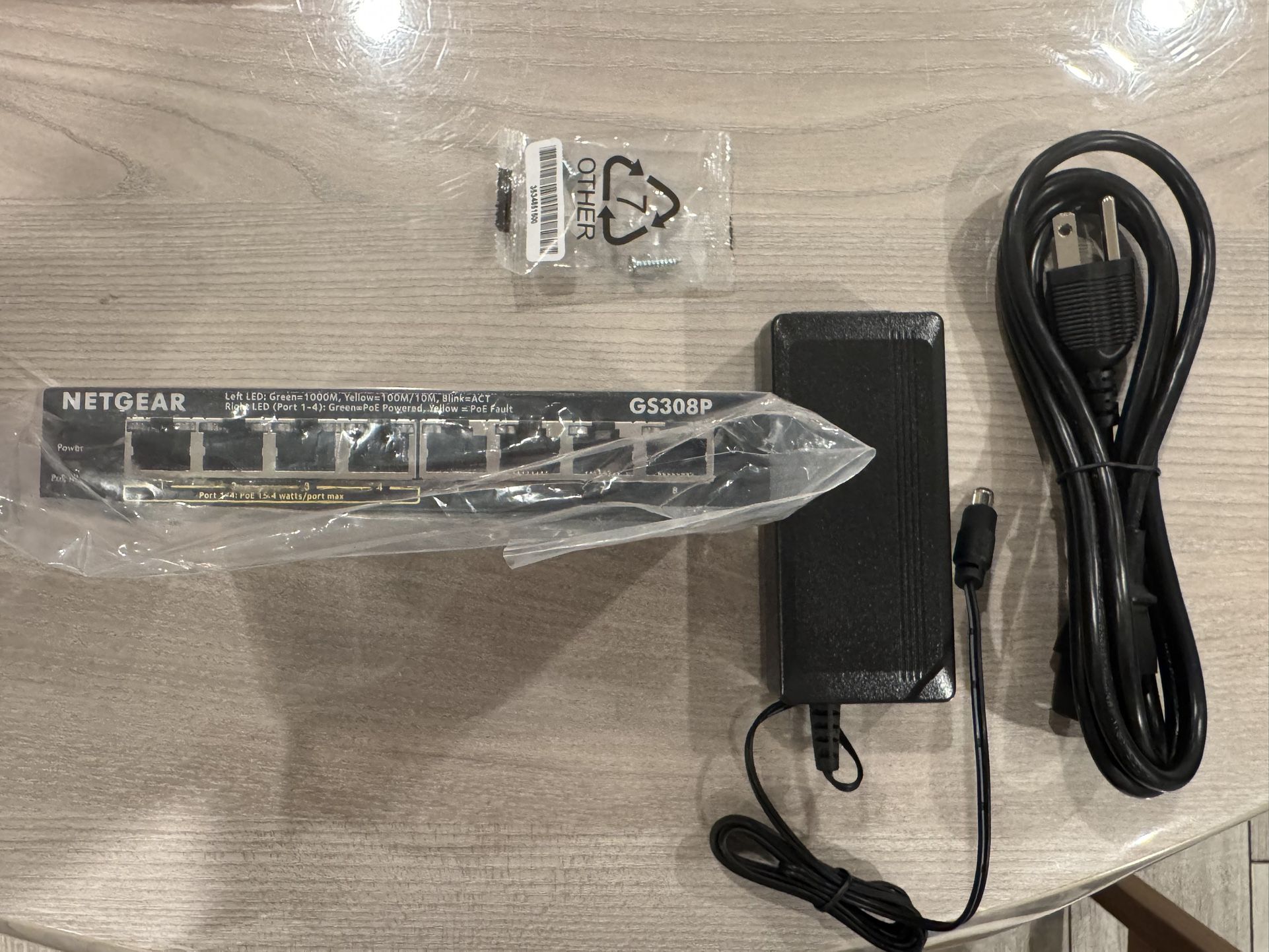 Netgear GS308P 8-port switch