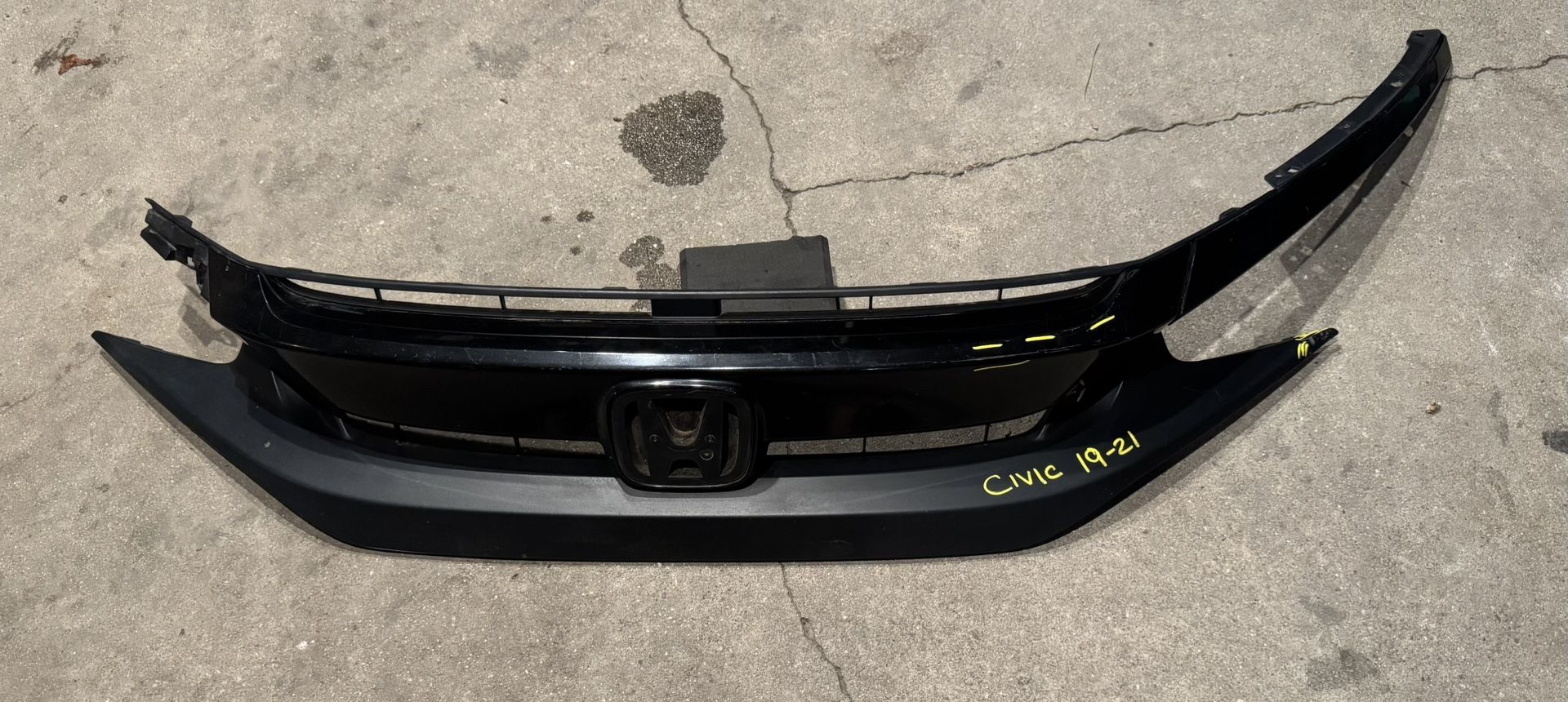 Honda Civic Grille OEM (2019-2021)