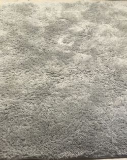Area Rug 5x8’