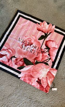 Brand new + tags Victoria's Secret Peony Print Scarf