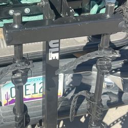 THULE BIKE RACK HOLD 2 Bikes - Good Condition