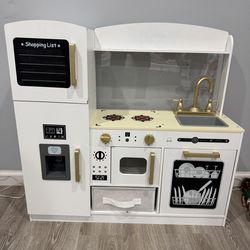 Kids kitchen set